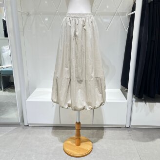 밑단 스트링 롱 스커트 622240