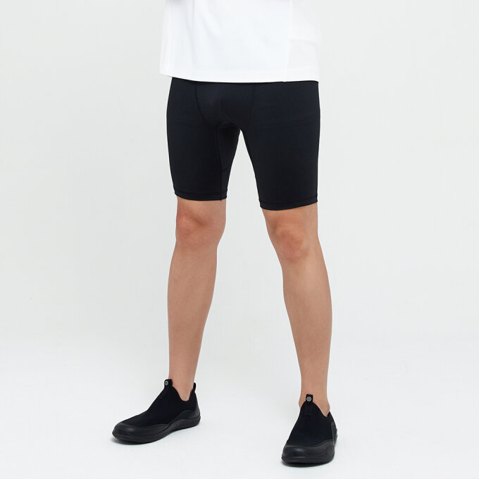 맨 에센셜 4부 워터 레깅스 블랙 (B4SMWLG101BLK)