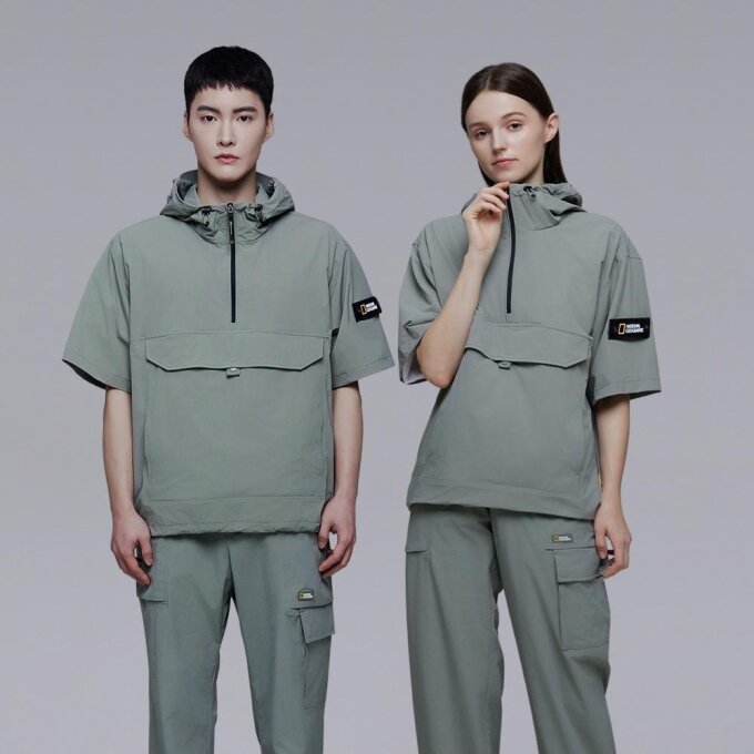 [공용]아델리 경량 우븐 스트레치 반팔 아노락 LICHEN KHAKI N242UFT141
