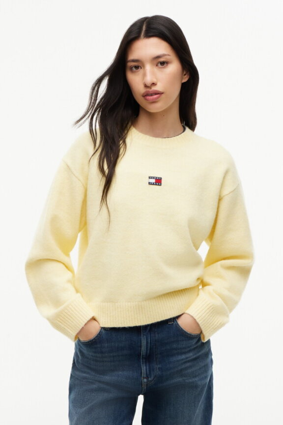 여성 플러피 배지 스웨터 T32G7KTO18TWT1ZF9