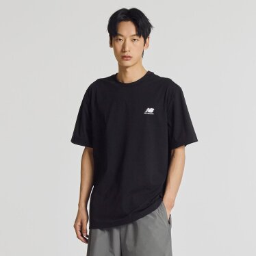 UNI FROZEN ESSENTIAL 스몰로고 반팔티 (STANDARD FIT) NBNEG31633 BK