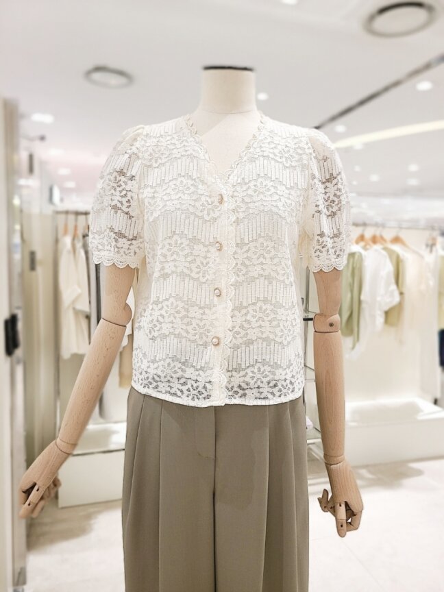 진주단추 포인트 레이스 블라우스 (KSA2NB39F)