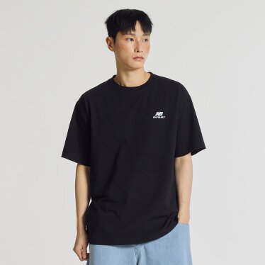 UNI 써니 레이니 레터링 반팔티 (SEMI OVER FIT) NBNEG31663 BK