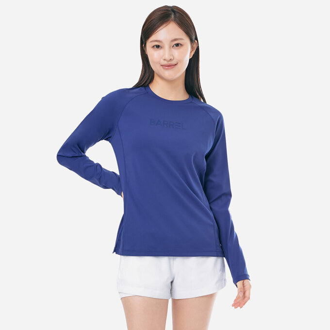 우먼 에센셜 릴렉스핏 래쉬가드 미드나잇블루 (B5SWWRG001MBL)