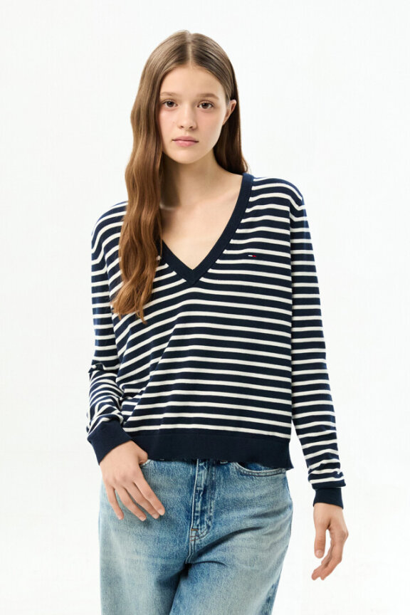 여성 에센셜 브이넥 스웨터 T32G6KTO14TWT10A7