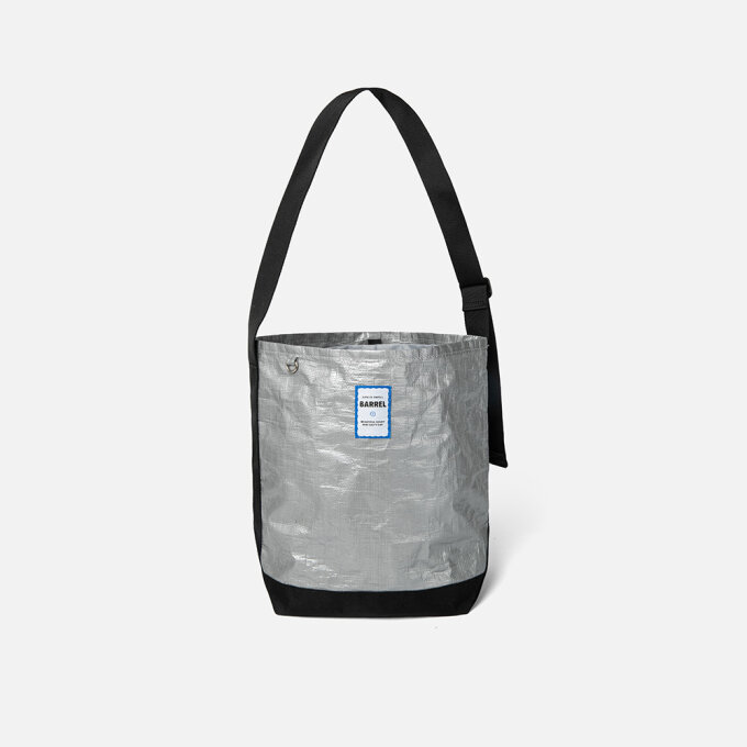미디엄 바스켓 토트백 20L 실버 (B6SUABG009SIL)