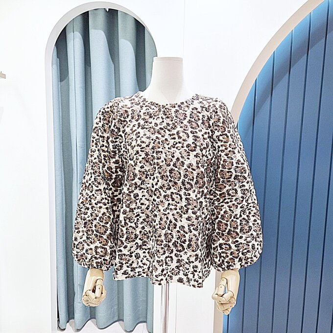 호피 펀칭 뒷단추 블라우스 SG05BL229