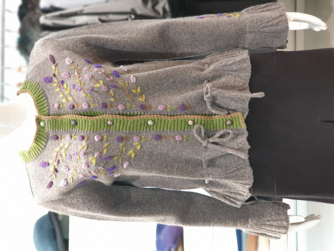 울 스칼렛 넥라인 가디건 B244KC3030950
